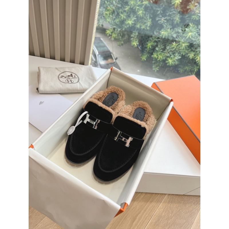 H**mes slippers